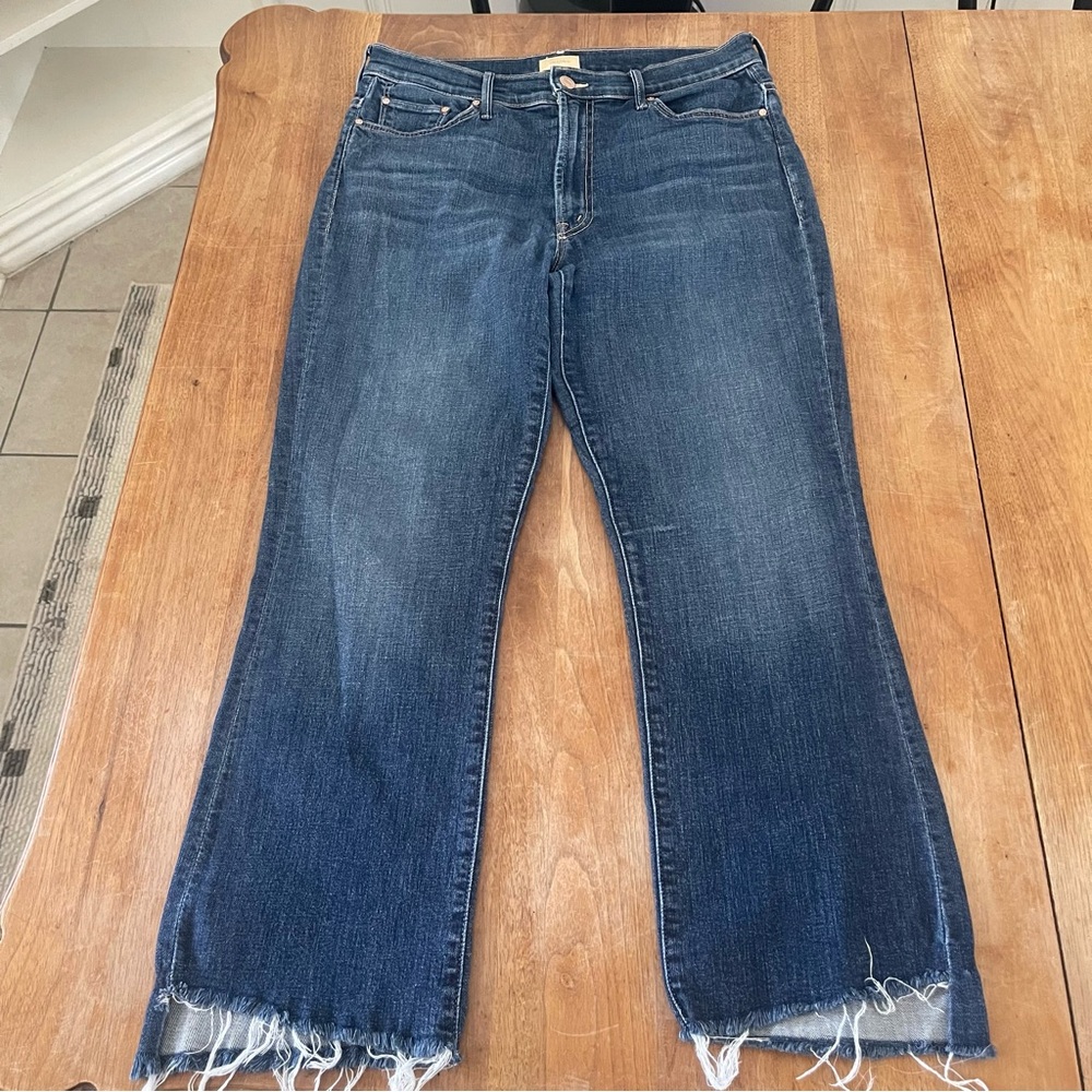 MOTHER The Insider Crop Step Fray in size 30
GIRL CRUSH - Picture 5 of 14